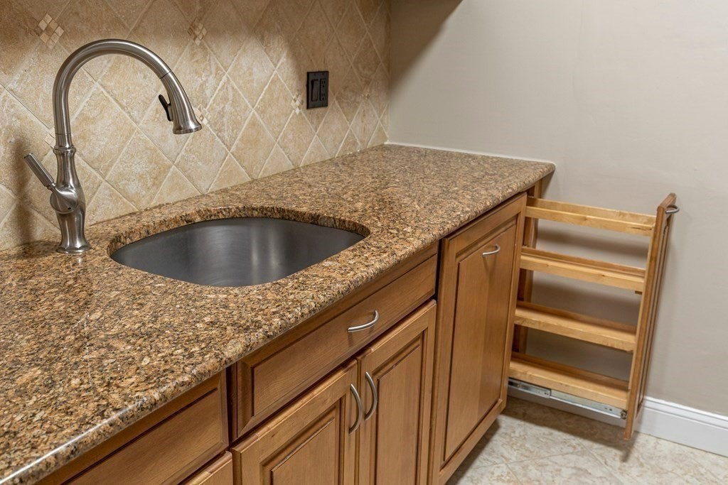 2 bed, 2 bath apartment for rent at 16 Winter Unit 13, Waltham — photo 10 of 19