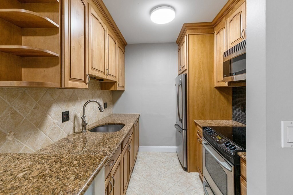 2 bed, 2 bath apartment for rent at 16 Winter Unit 13, Waltham — photo 7 of 19