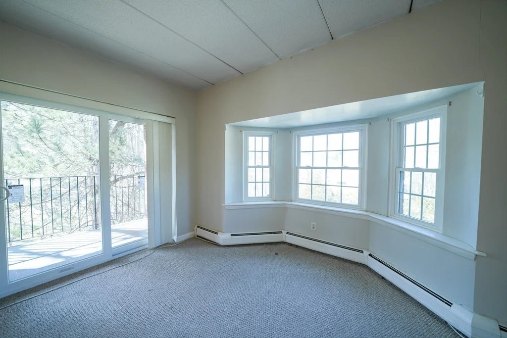 3 bed, 2 bath apartment for rent at 16 Winter Unit 41A, Waltham — photo 4 of 27