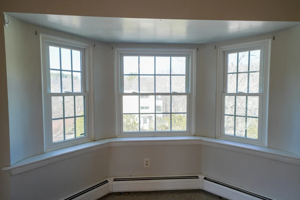 3 bed, 2 bath apartment for rent at 16 Winter Unit 41A, Waltham — photo 5 of 27