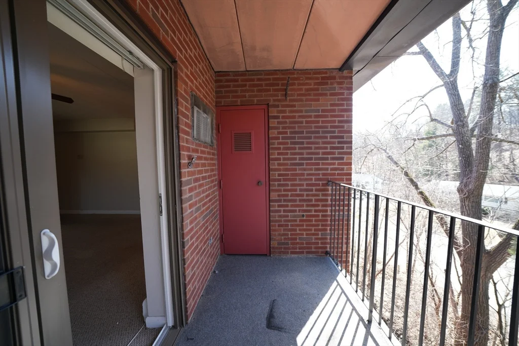 3 bed, 2 bath apartment for rent at 16 Winter Unit 41A, Waltham — photo 26 of 27