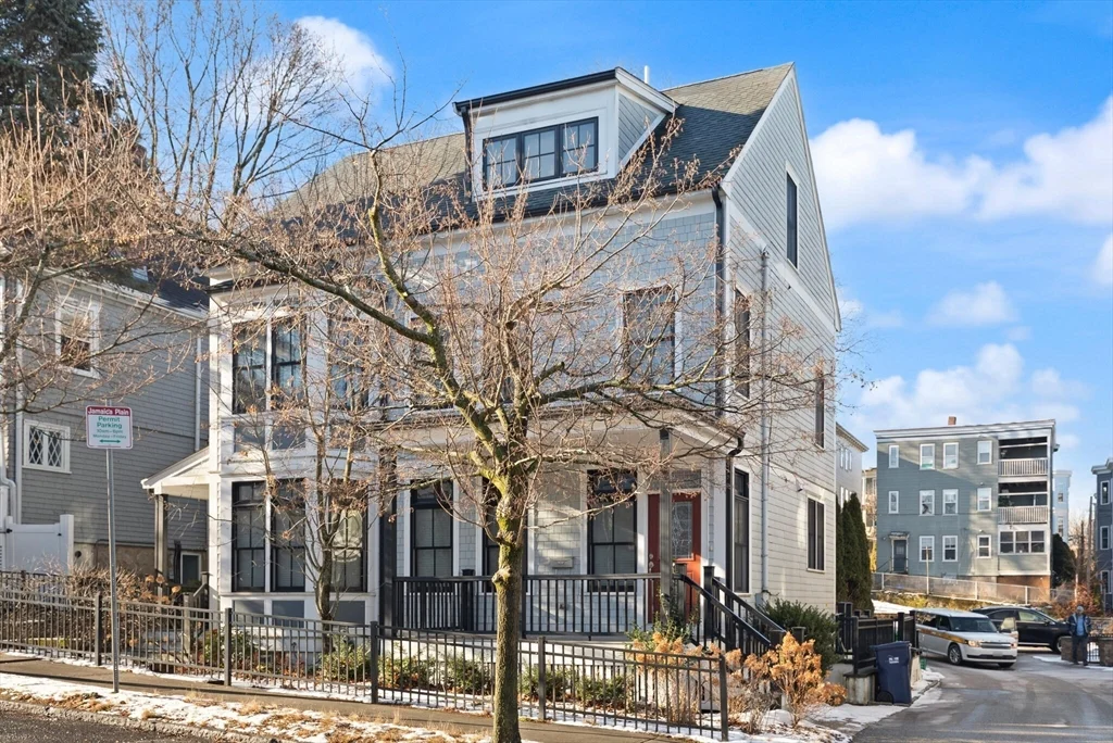3 bed, 3 bath apartment for rent at 16 Zamora Unit Front, Jamaica Plain — photo 20 of 20