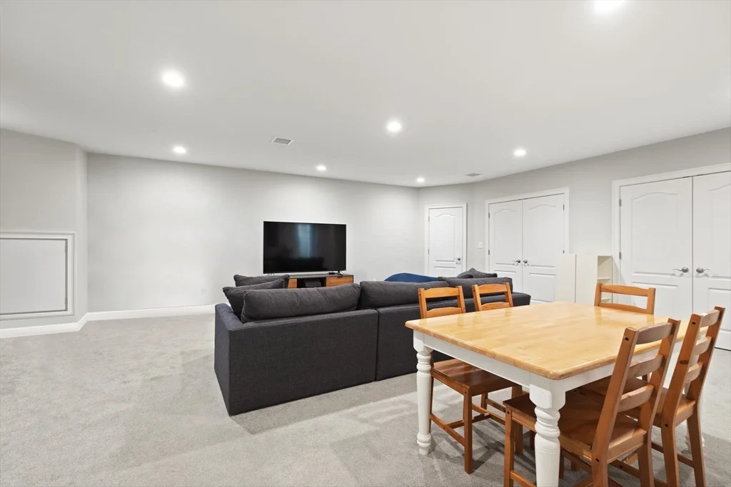 3 bed, 3 bath apartment for rent at 16 Zamora Unit Front, Jamaica Plain — photo 18 of 20