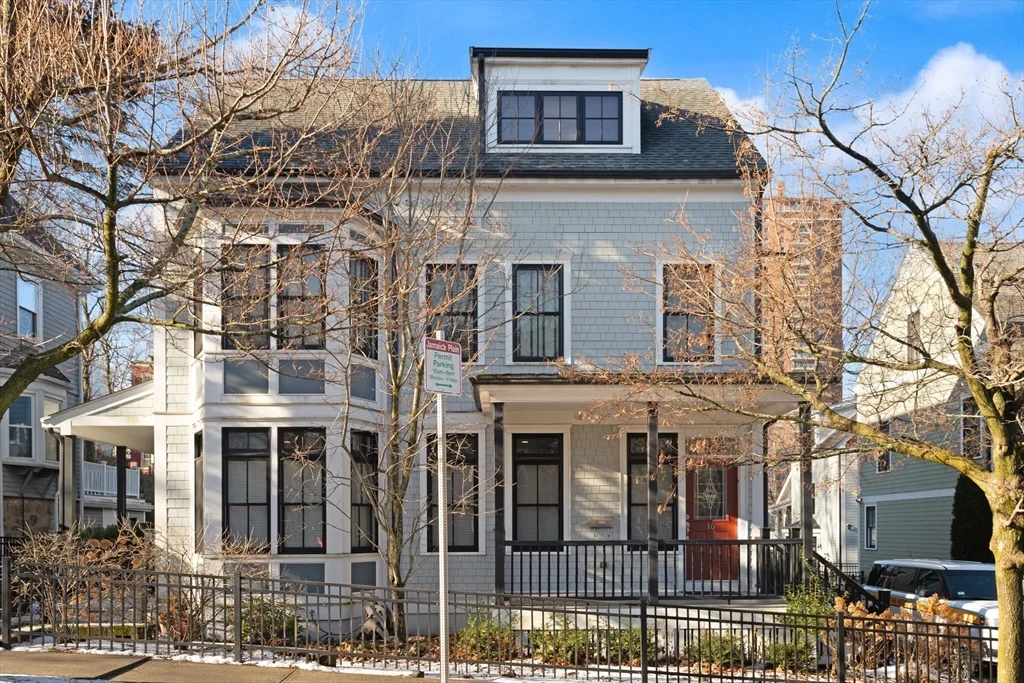3 bed, 3 bath apartment for rent at 16 Zamora Unit Front, Jamaica Plain — photo 1 of 20