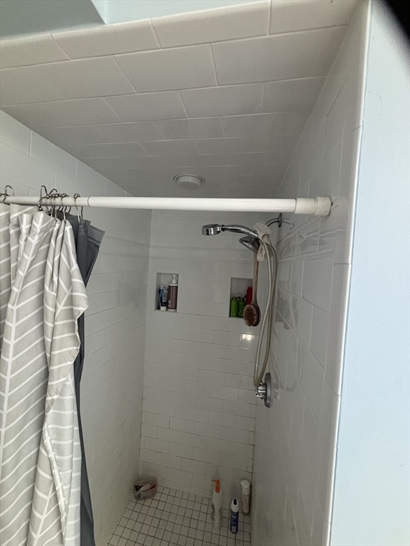 2 bed, 2 bath apartment for rent at 160 1/2 H St Unit 2, South Boston — photo 12 of 28