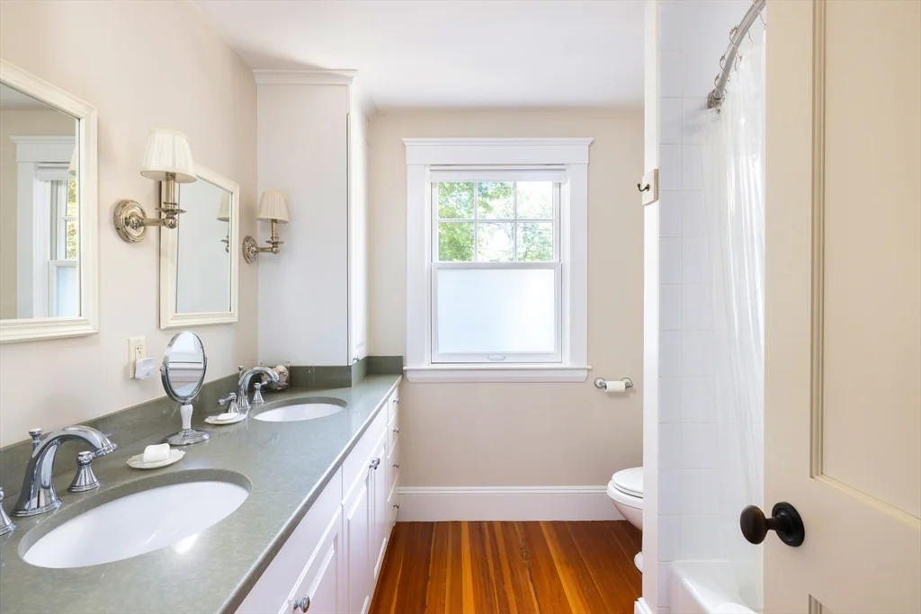 5 bed, 3 bath apartment for rent at 160 Allen Ave, Waban — photo 13 of 19