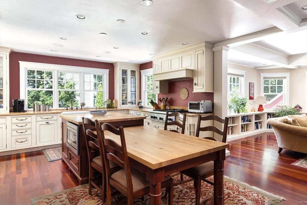 5 bed, 3 bath apartment for rent at 160 Allen Ave, Waban — photo 5 of 19