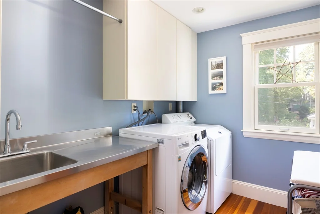 5 bed, 3 bath apartment for rent at 160 Allen Ave, Waban — photo 12 of 19