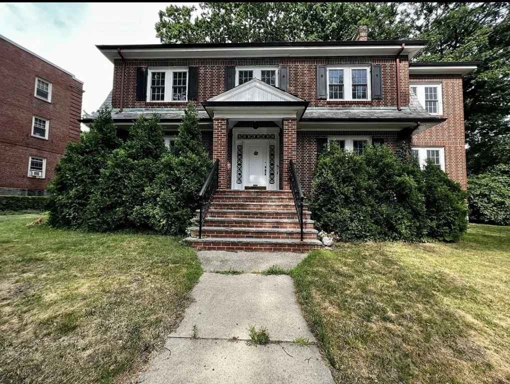 6 bed, 3.5 bath apartment for rent at 160 Arborway Unit 160, Jamaica Plain