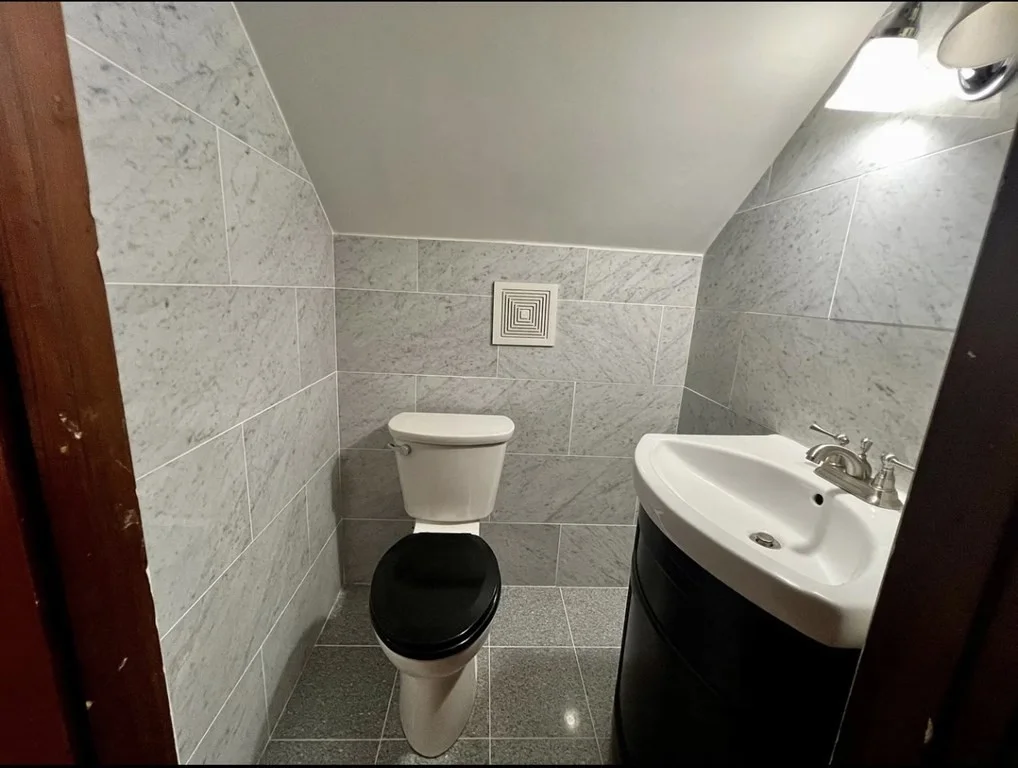 6 bed, 3.5 bath apartment for rent at 160 Arborway Unit 160, Jamaica Plain — photo 22 of 33