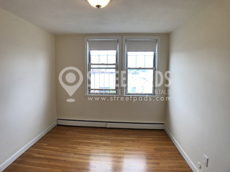 1 bed, 1 bath apartment for rent at 160 North Beacon St Unit 21, Back Bay — photo 7 of 18