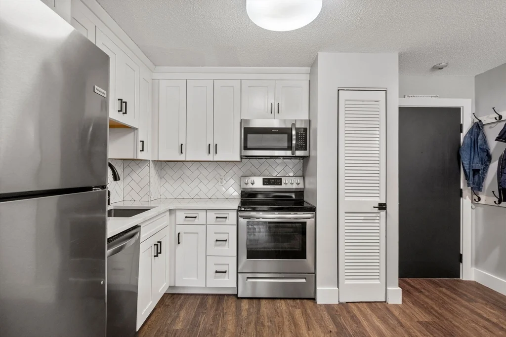 1 bed, 1 bath apartment for rent at 160 Burkhall St Unit 212, Weymouth — photo 5 of 27