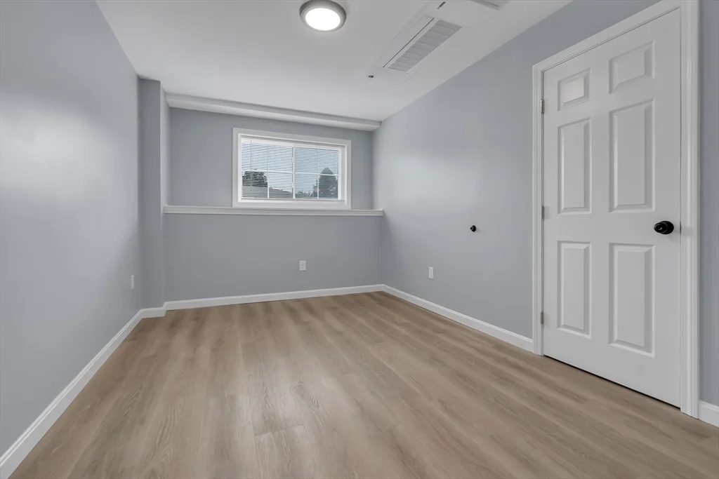 4 bed, 2 bath apartment for rent at 160 Chathm Unit 0, Providence — photo 13 of 25