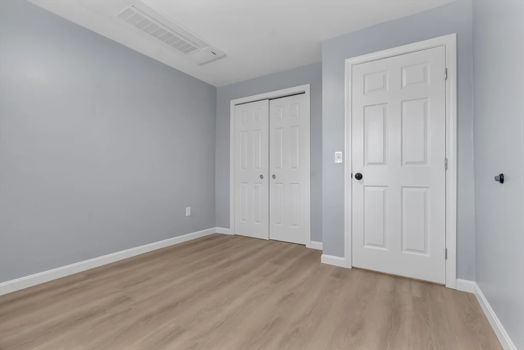 4 bed, 2 bath apartment for rent at 160 Chathm Unit 0, Providence — photo 23 of 25