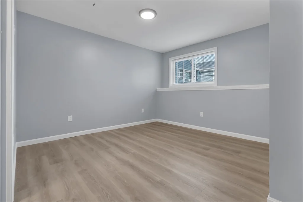 4 bed, 2 bath apartment for rent at 160 Chathm Unit 0, Providence — photo 15 of 25