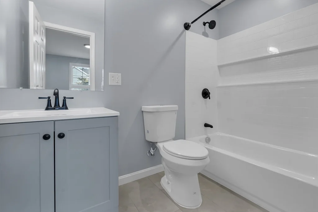 4 bed, 2 bath apartment for rent at 160 Chathm Unit 0, Providence — photo 17 of 25