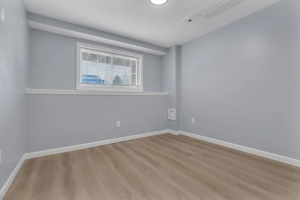 4 bed, 2 bath apartment for rent at 160 Chathm Unit 0, Providence — photo 22 of 25