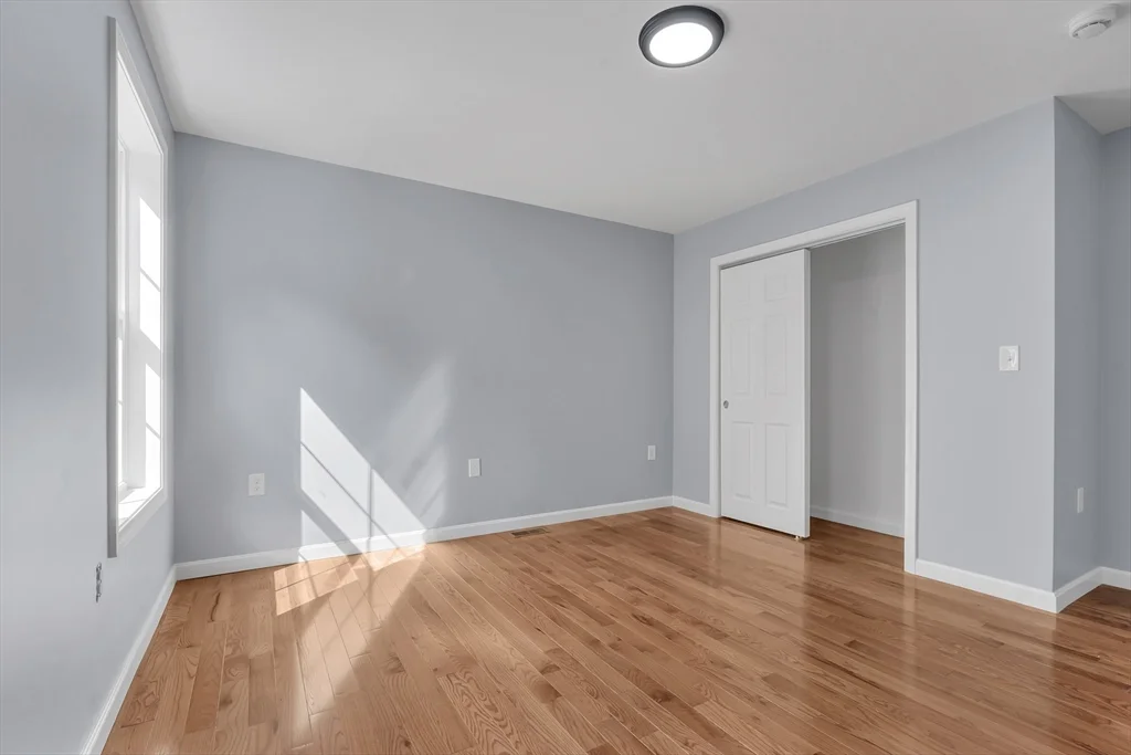 4 bed, 2 bath apartment for rent at 160 Chathm Unit 2, Providence — photo 15 of 21