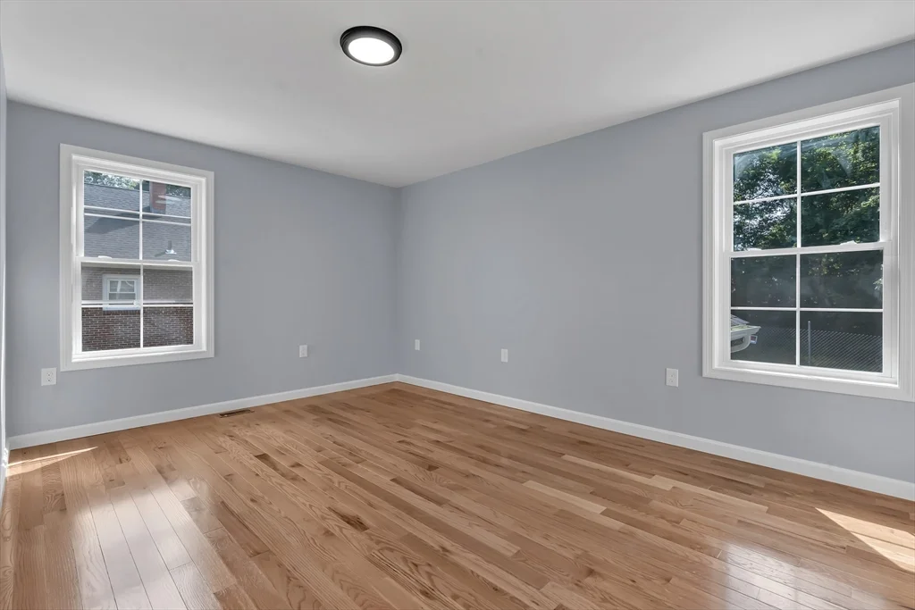 4 bed, 2 bath apartment for rent at 160 Chathm Unit 2, Providence — photo 8 of 21