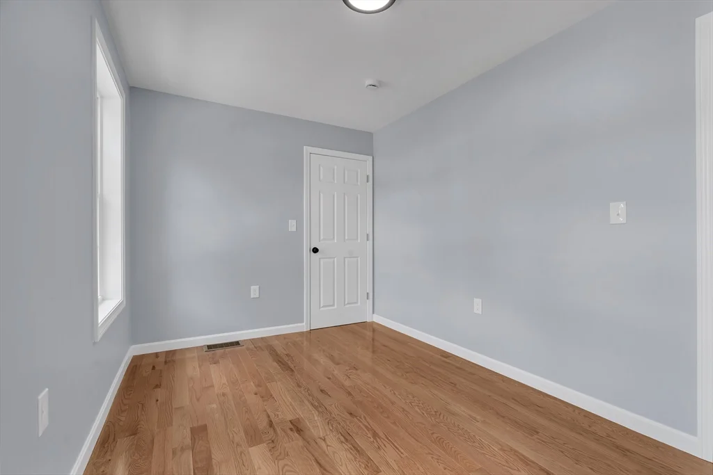 4 bed, 2 bath apartment for rent at 160 Chathm Unit 2, Providence — photo 20 of 21