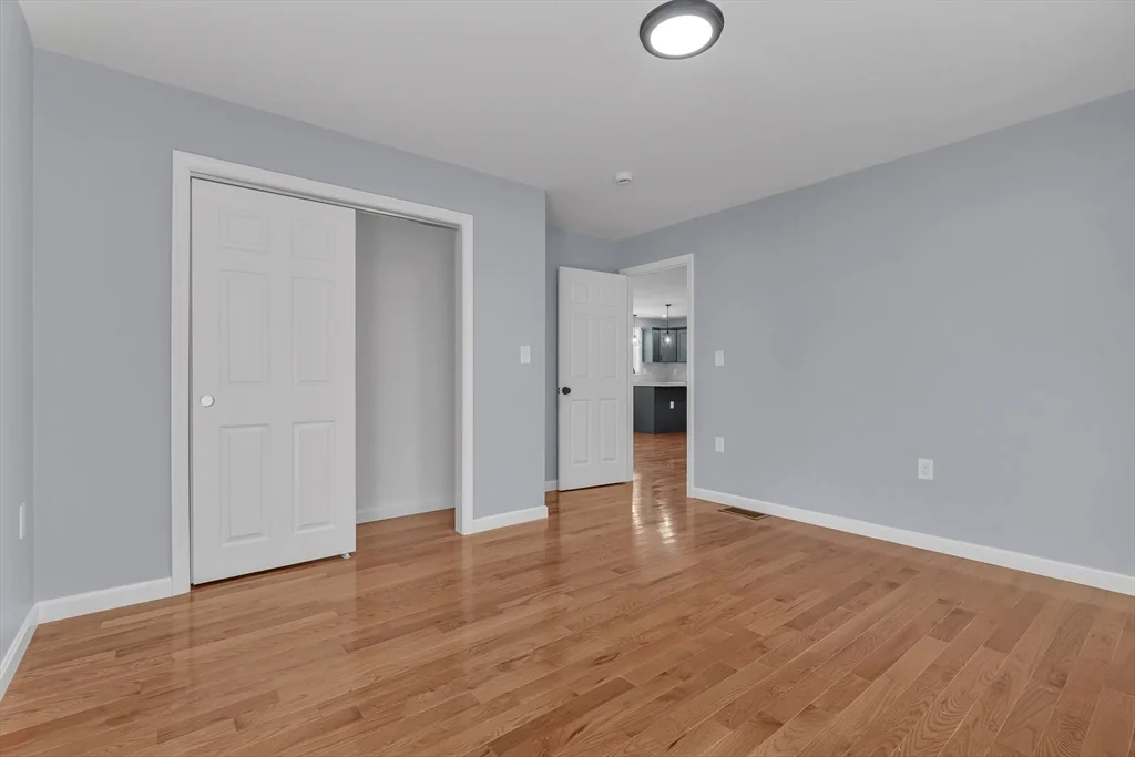 4 bed, 2 bath apartment for rent at 160 Chathm Unit 2, Providence — photo 16 of 21