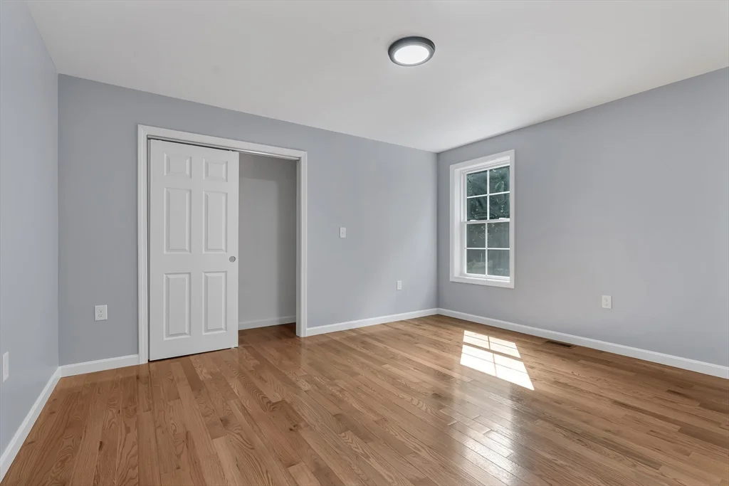 4 bed, 2 bath apartment for rent at 160 Chathm Unit 2, Providence — photo 10 of 21