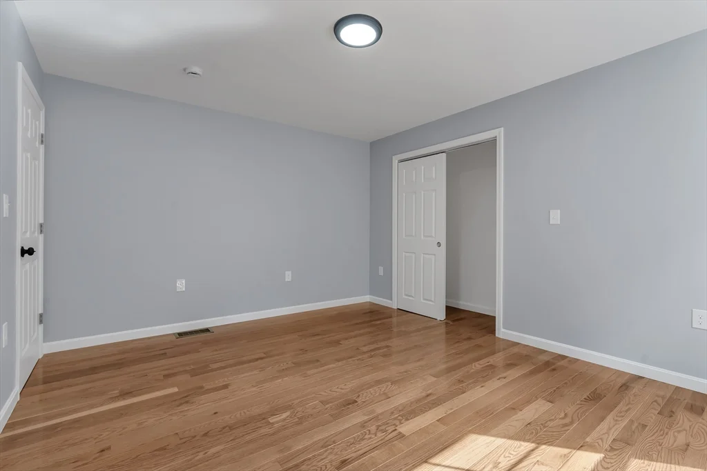 4 bed, 2 bath apartment for rent at 160 Chathm Unit 2, Providence — photo 11 of 21