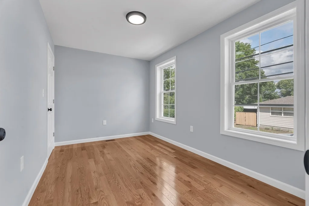 4 bed, 2 bath apartment for rent at 160 Chathm Unit 2, Providence — photo 19 of 21