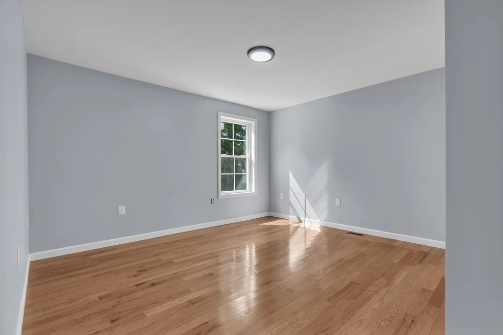4 bed, 2 bath apartment for rent at 160 Chathm Unit 2, Providence — photo 14 of 21