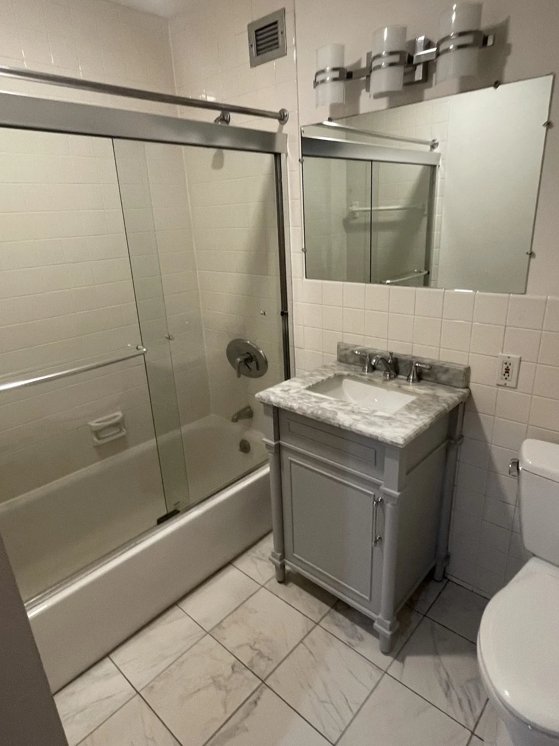 Studio bed, 1 bath apartment for rent at 160 Commonwealth Ave Unit 516, Back Bay — photo 6 of 10