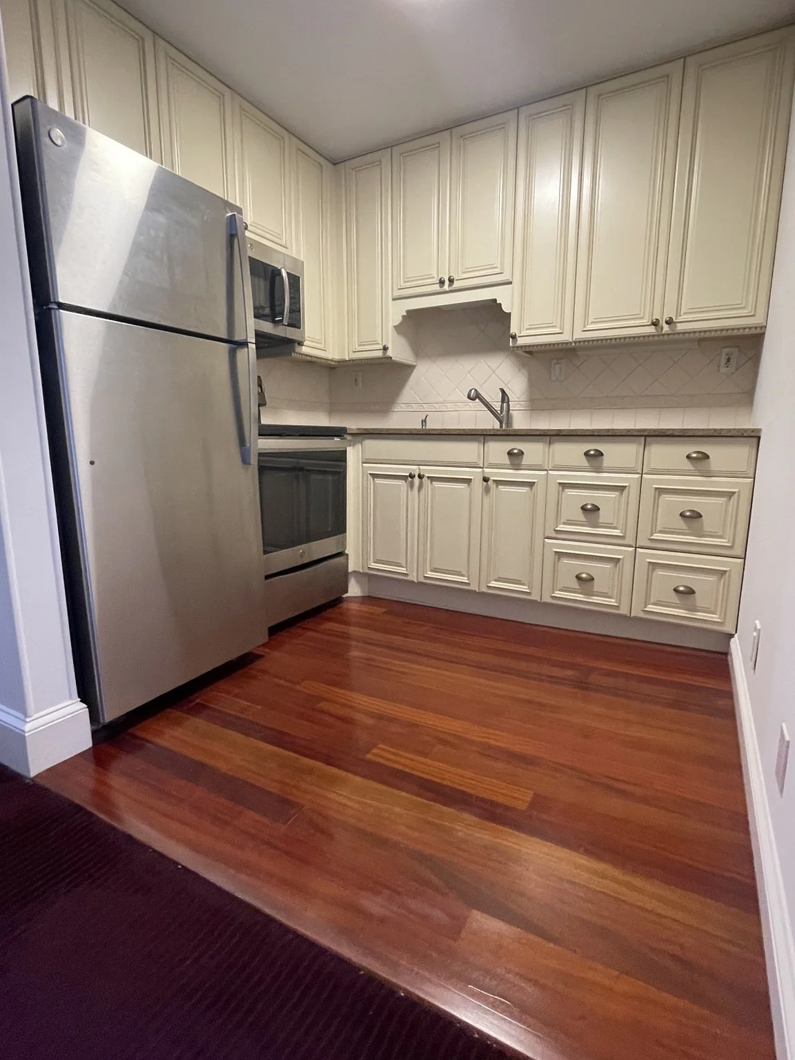 Studio bed, 1 bath apartment for rent at 160 Commonwealth Ave Unit 516, Back Bay — photo 3 of 10
