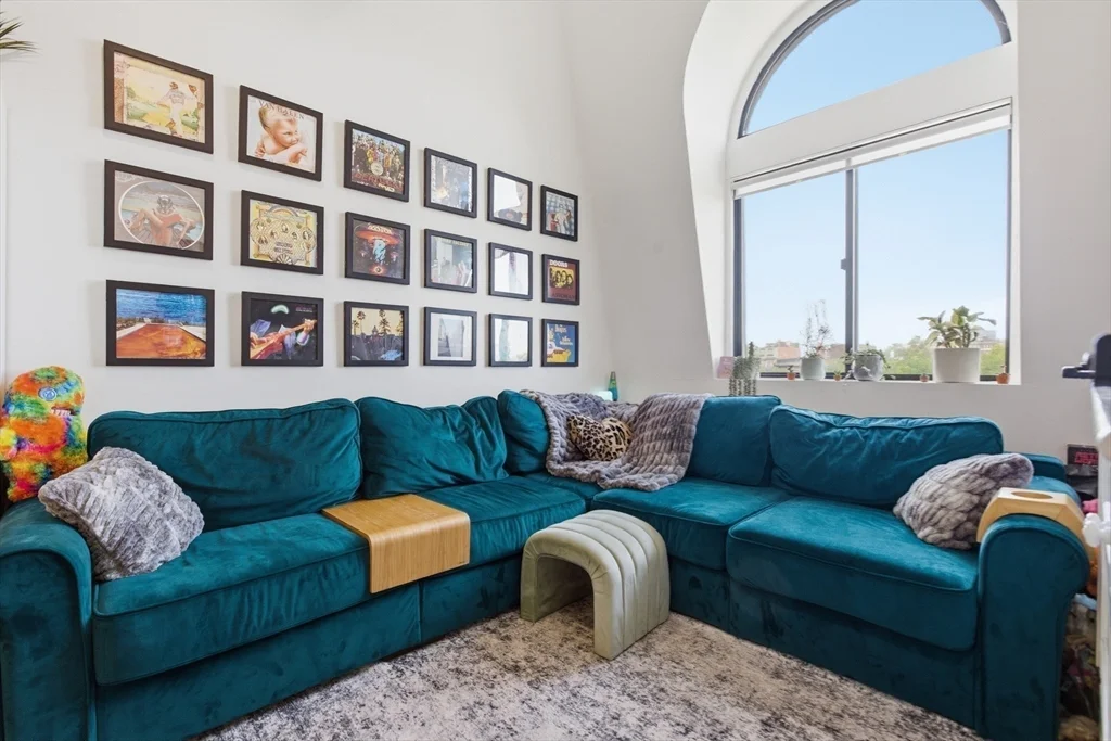 1 bed, 1 bath apartment for rent at 160 Commonwealth Ave Unit 520, Back Bay — photo 3 of 9