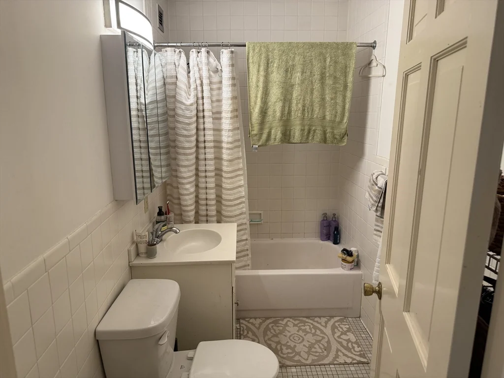 1 bed, 1 bath apartment for rent at 160 Commonwealth Ave Unit 608, Back Bay — photo 4 of 11
