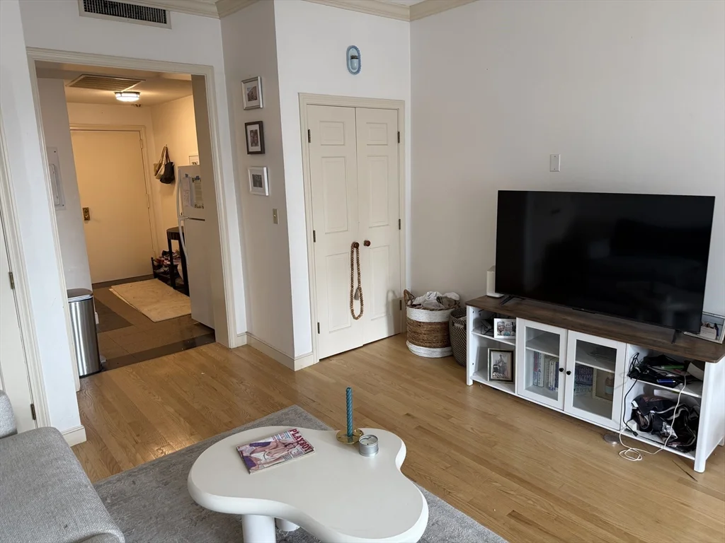 1 bed, 1 bath apartment for rent at 160 Commonwealth Ave Unit 608, Back Bay — photo 9 of 11