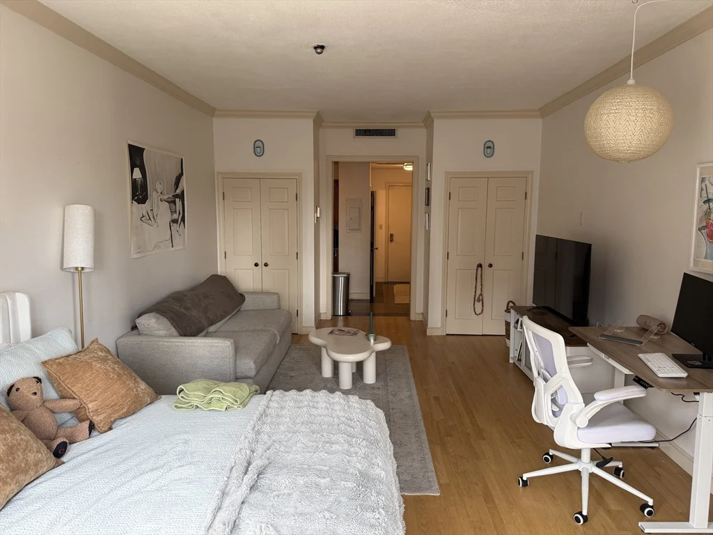 1 bed, 1 bath apartment for rent at 160 Commonwealth Ave Unit 608, Back Bay — photo 3 of 11