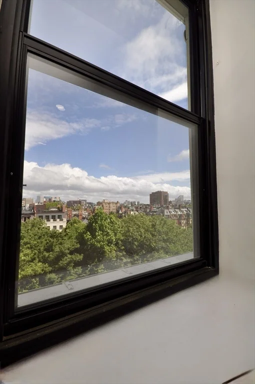 Studio bed, 1 bath apartment for rent at 160 Commonwealth Ave Unit 615, Back Bay — photo 12 of 18