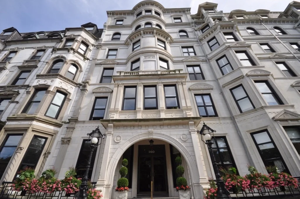 Studio bed, 1 bath apartment for rent at 160 Commonwealth Ave Unit 615, Back Bay