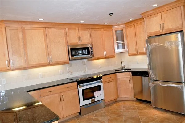 2 bed, 1 bath apartment for rent at 160 Commonwealth Ave Unit 703, Back Bay — photo 3 of 15
