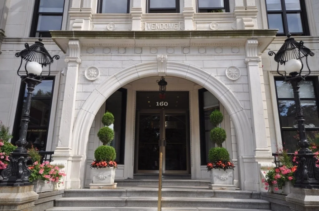 2 bed, 1 bath apartment for rent at 160 Commonwealth Ave Unit 703, Back Bay — photo 12 of 15