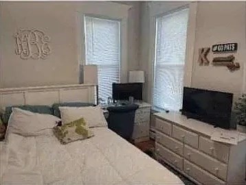 3 bed, 1.5 bath apartment for rent at 160 Dorchester St Unit 1, South Boston — photo 7 of 11