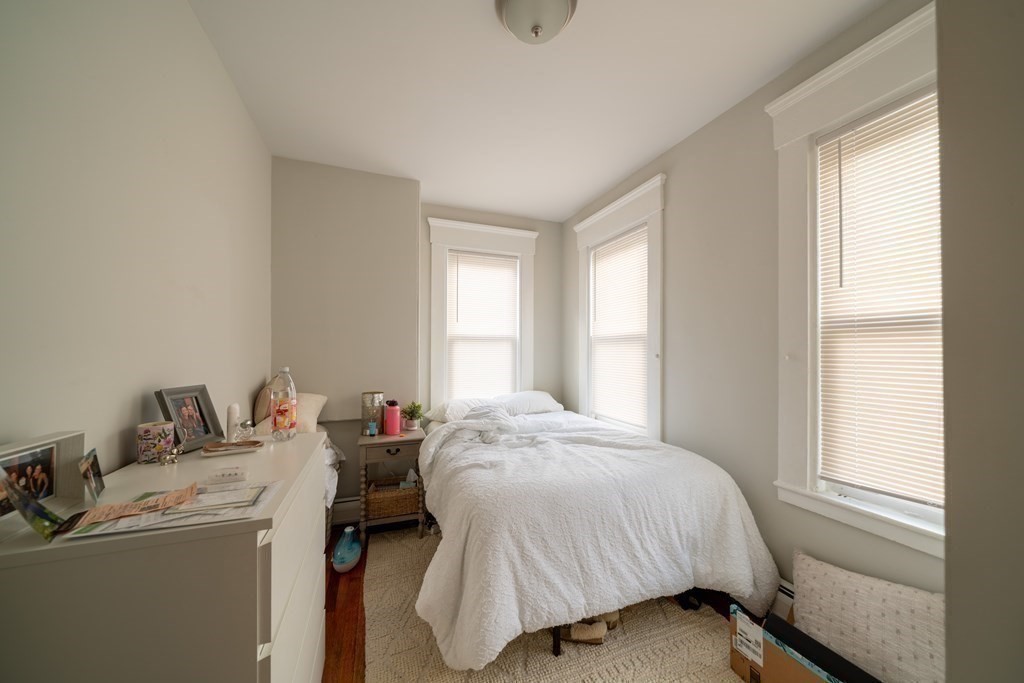 3 bed, 1.5 bath apartment for rent at 160 Dorchester St Unit 1, South Boston — photo 5 of 11