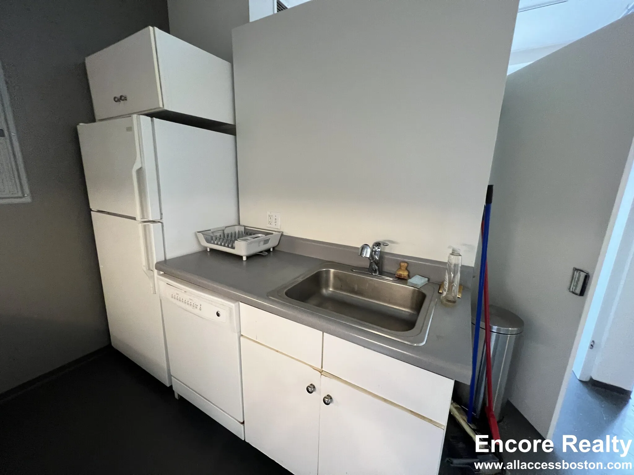 2 bed, 1 bath apartment for rent at 160 East Berkeley St Unit 160-317, South End — photo 7 of 20