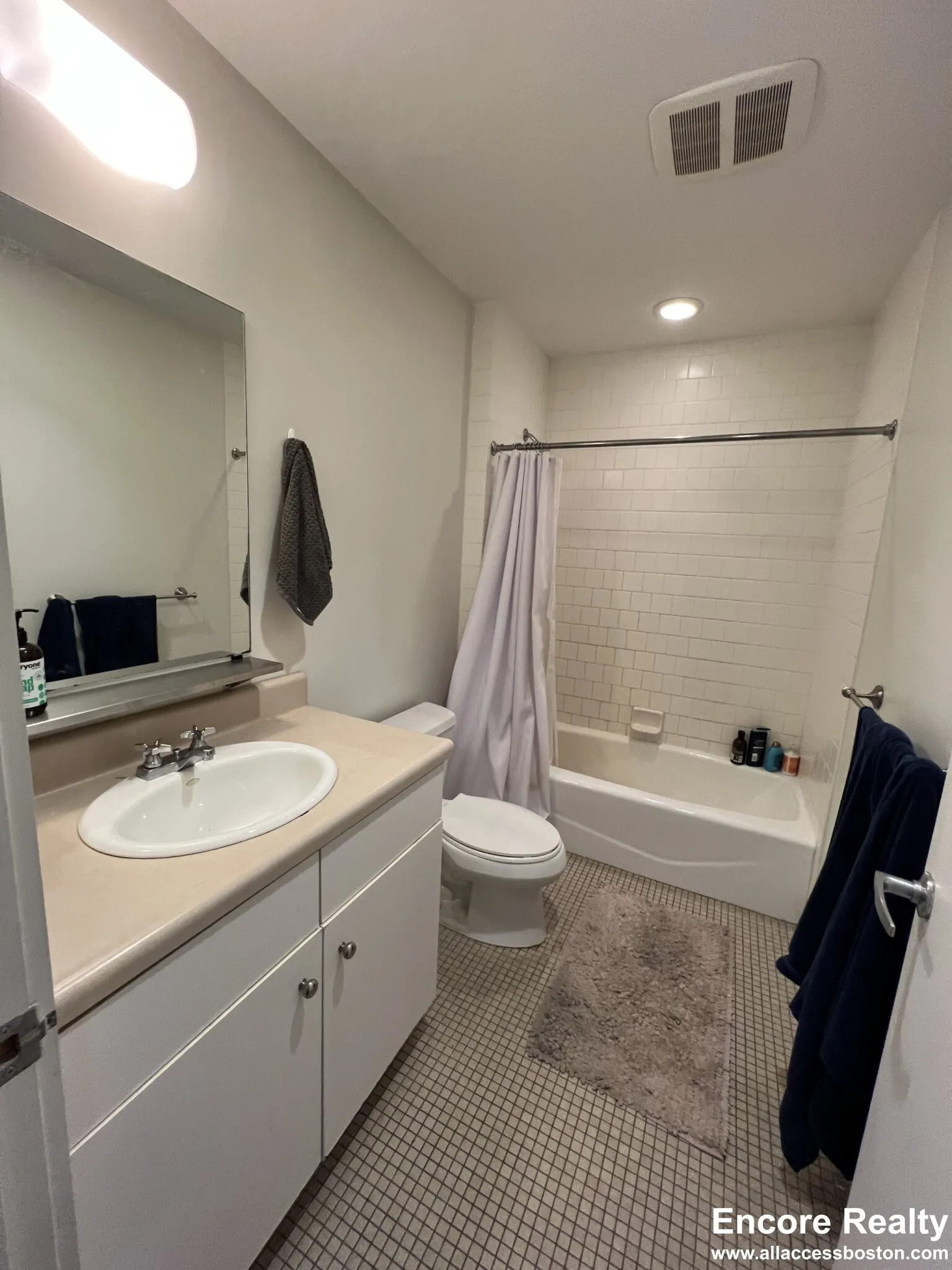 2 bed, 1 bath apartment for rent at 160 East Berkeley St Unit 160-317, South End — photo 11 of 20