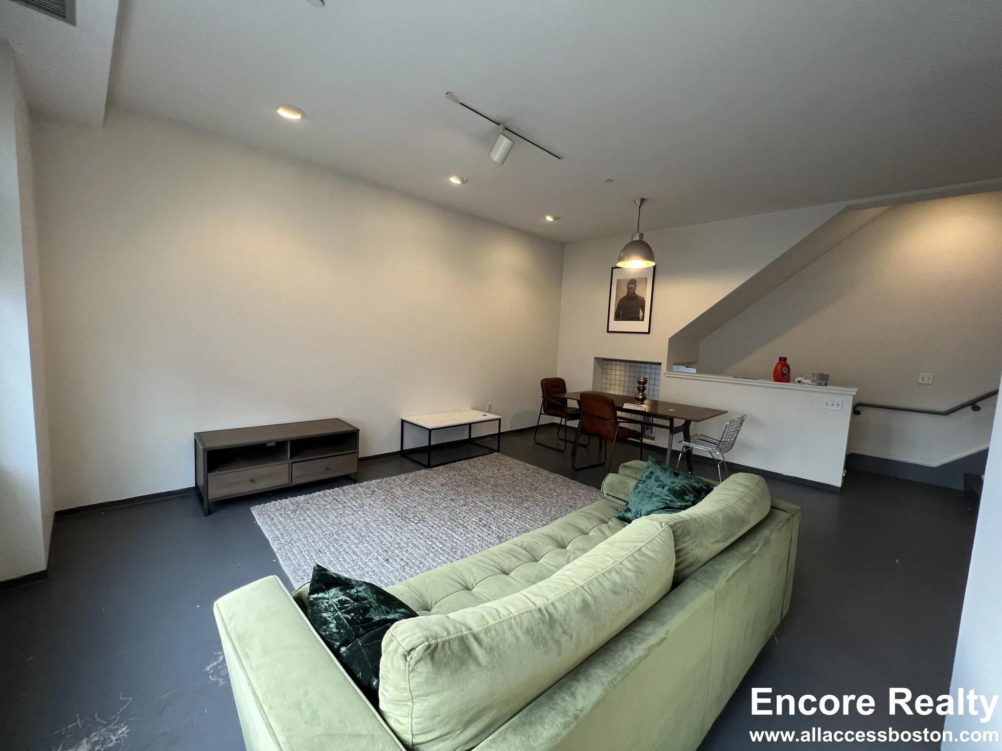 2 bed, 1 bath apartment for rent at 160 East Berkeley St Unit 160-317, South End — photo 3 of 20