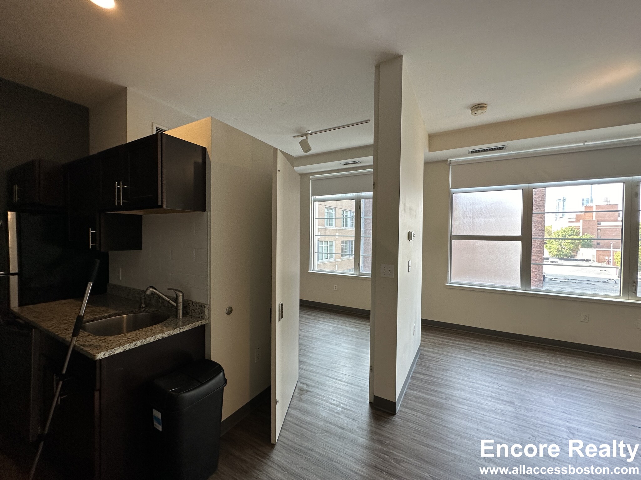 2 bed, 1 bath apartment for rent at 160 East Berkeley St Unit 306, South End — photo 7 of 32