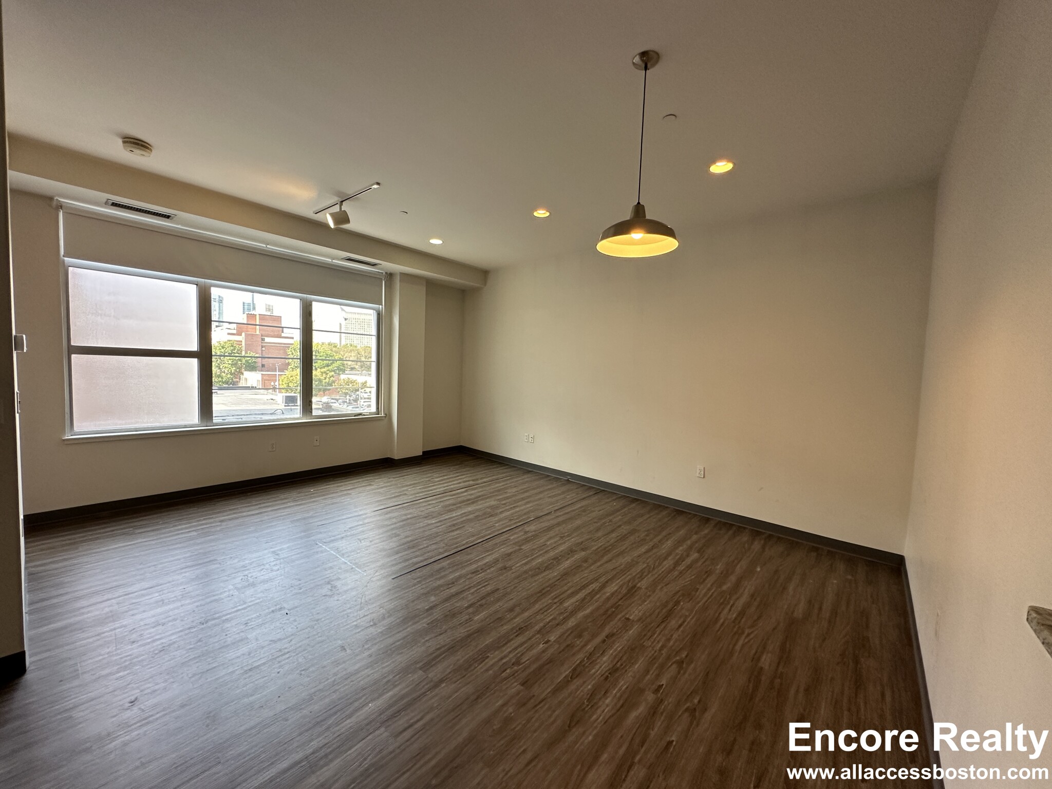 2 bed, 1 bath apartment for rent at 160 East Berkeley St Unit 306, South End — photo 4 of 32