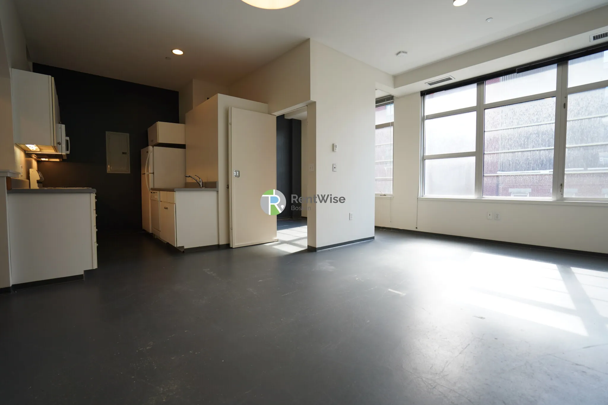 2 bed, 1 bath apartment for rent at 160 East Berkeley St Unit 317, South End — photo 4 of 35