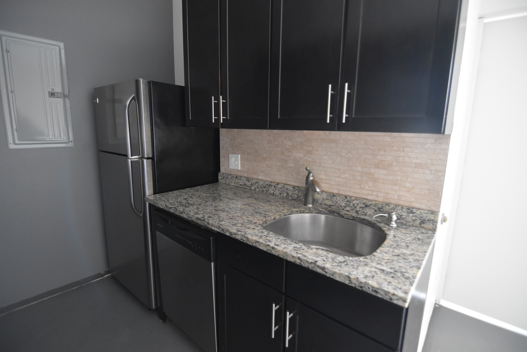 2 bed, 1 bath apartment for rent at 160 East Berkeley St Unit 503, South End — photo 5 of 15