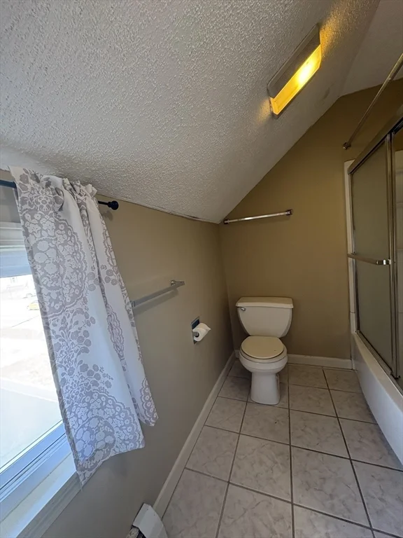 2 bed, 1 bath apartment for rent at 160 East St Unit apt 1, Chicopee — photo 3 of 10