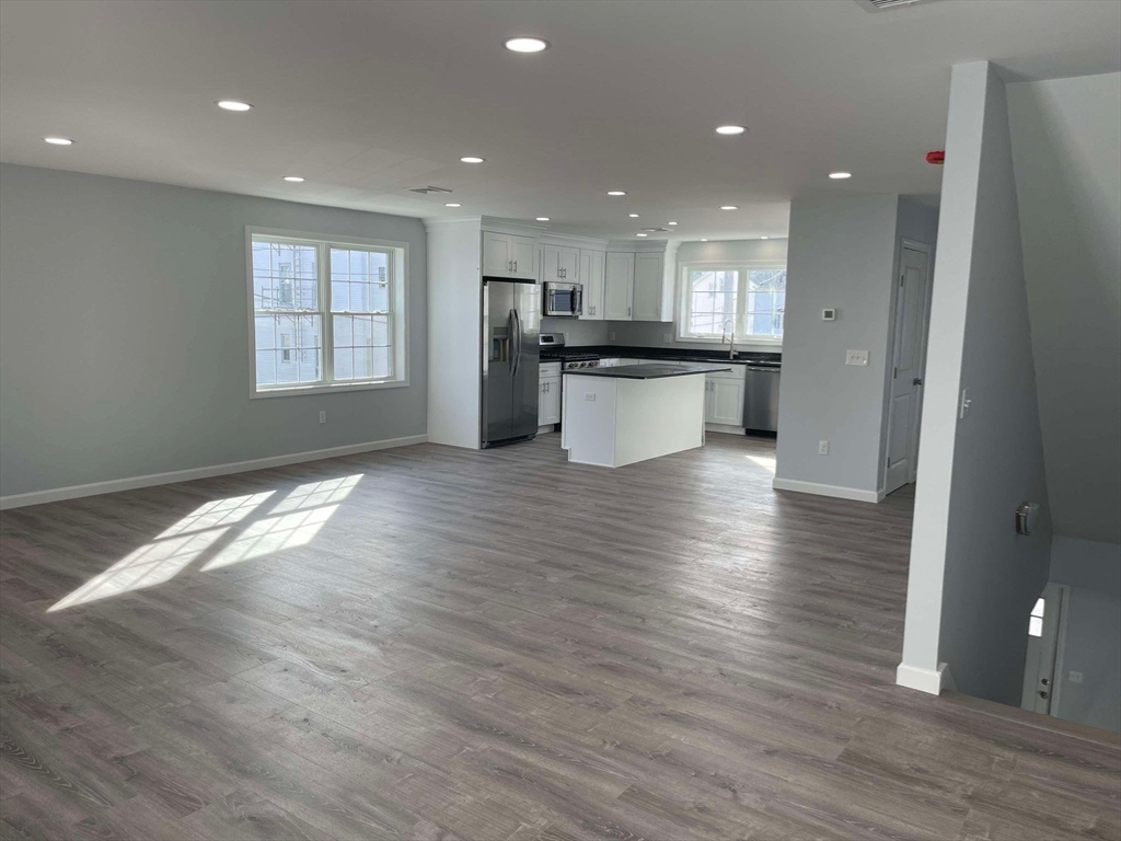 3 bed, 2 bath apartment for rent at 160 Franklin St Unit 2, Fall River — photo 9 of 29